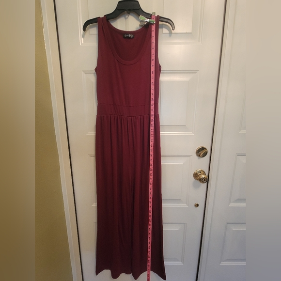 Soft & comfy Burgundy jumpsuit stretchy size Small. Pretty Garden brand - Picture 3 of 5